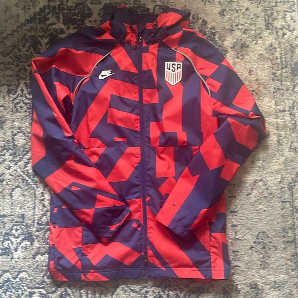Nike 2021-2022 Men’s USA Lightweight Jacket - Picture 3 of 6